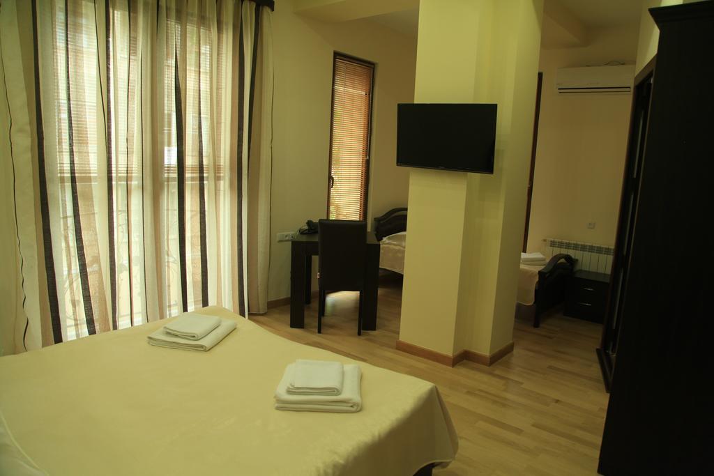 Daniel Boutique Hotel Yerevan Exterior photo