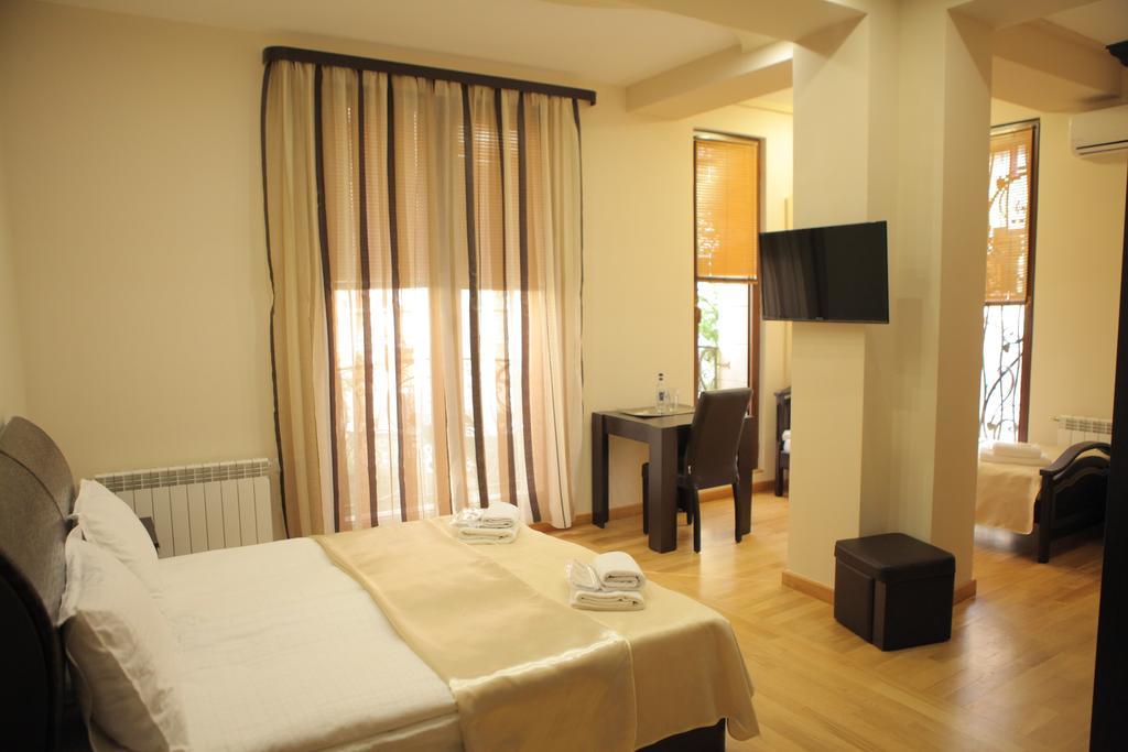Daniel Boutique Hotel Yerevan Exterior photo